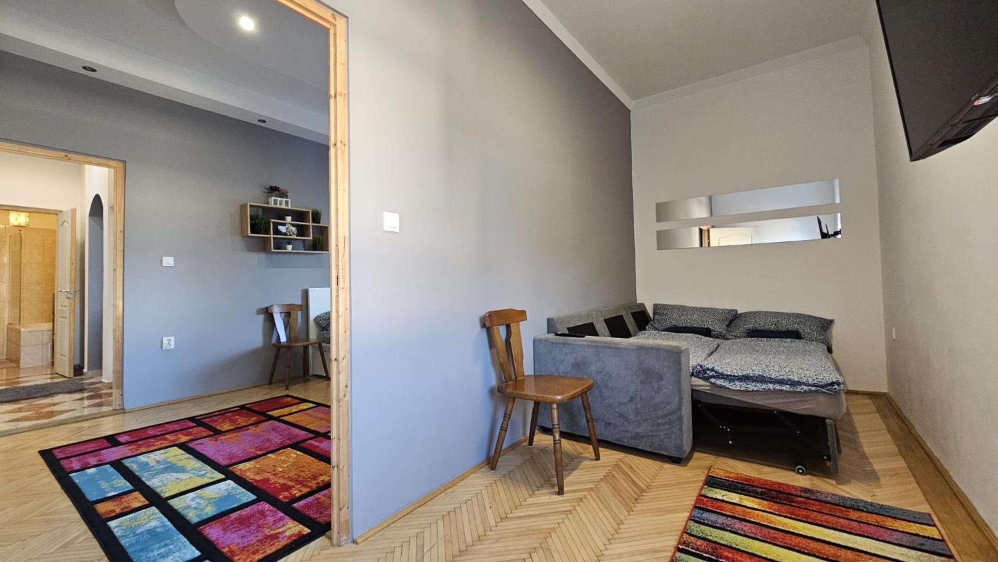 Lovely central apartment with free parking, Központhoz közeli 2 szép szobás lakás Győr Esterno foto