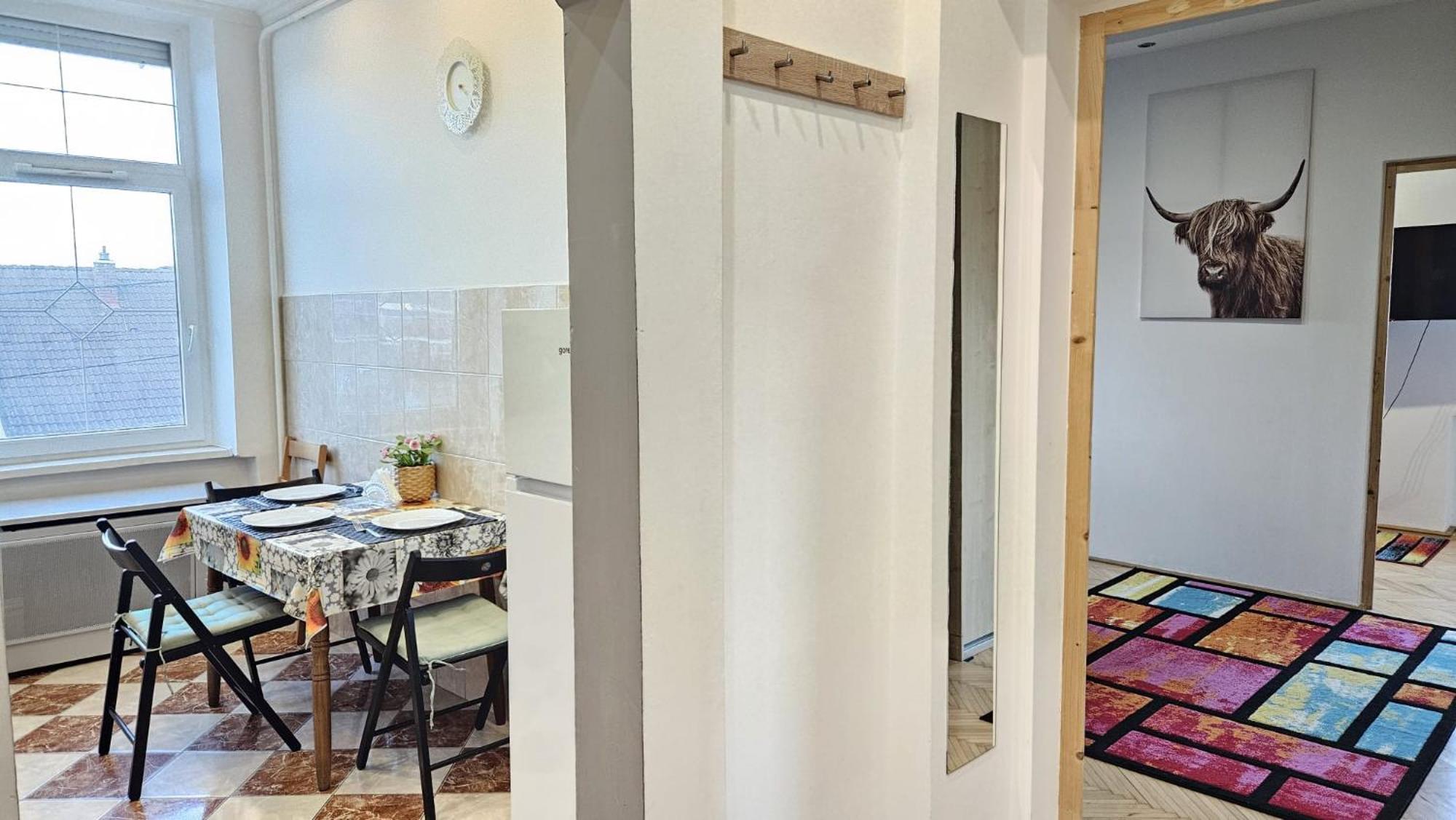Lovely central apartment with free parking, Központhoz közeli 2 szép szobás lakás Győr Esterno foto