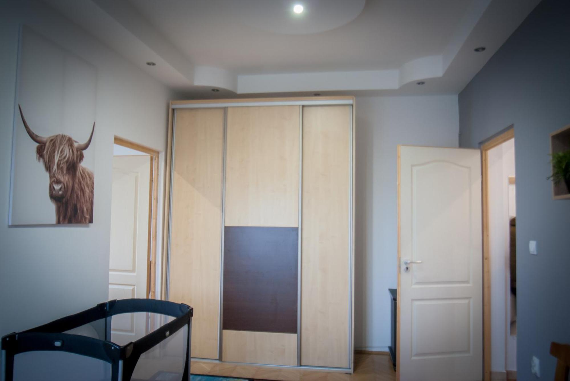 Lovely central apartment with free parking, Központhoz közeli 2 szép szobás lakás Győr Esterno foto